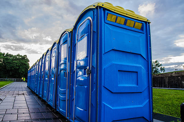 Porta potty delivery and setup in Mangonia Park, FL